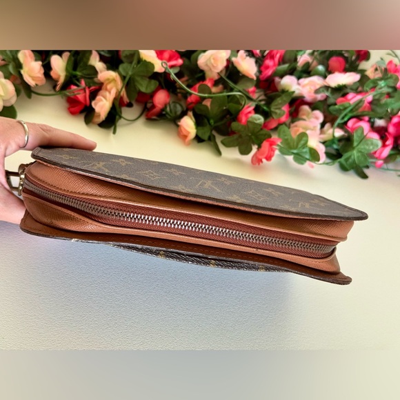 Louis Vuitton Monogram Orsay Clutch 🤎🤎 - Picture 6 of 16